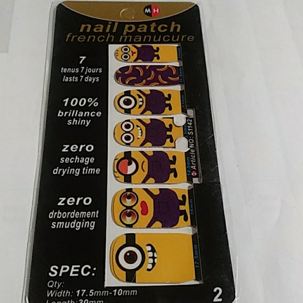 Nail wraps Minions